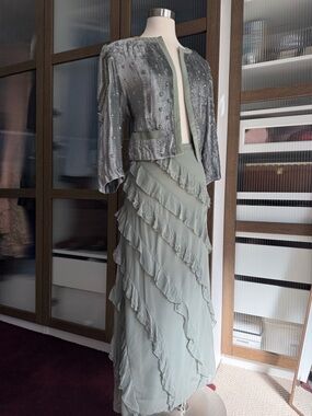 NWT • 🧚🏾 • Embroidered Wrinkled Maxi Skirt / Midi Dress  • Limited Edition •